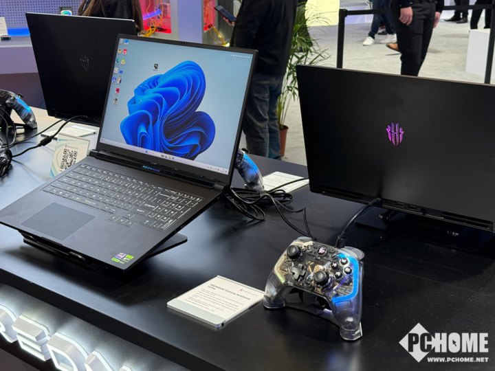 红魔电竞装备参展MWC 2025 加速电竞生态布局818www威尼斯(图4)