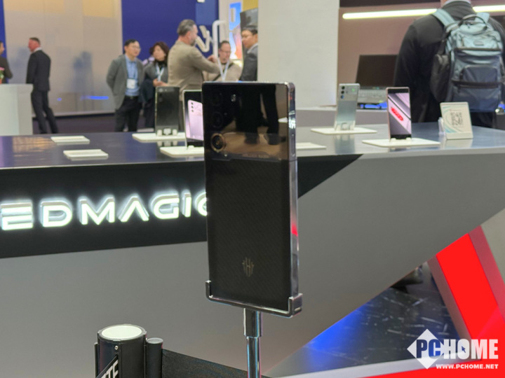 红魔电竞装备参展MWC 2025 加速电竞生态布局818www威尼斯(图2)
